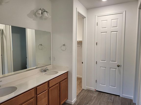 4th image of 4851 Sagebrush Dr