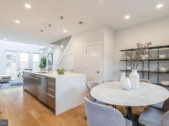 3rd image of 628 I St NE #3