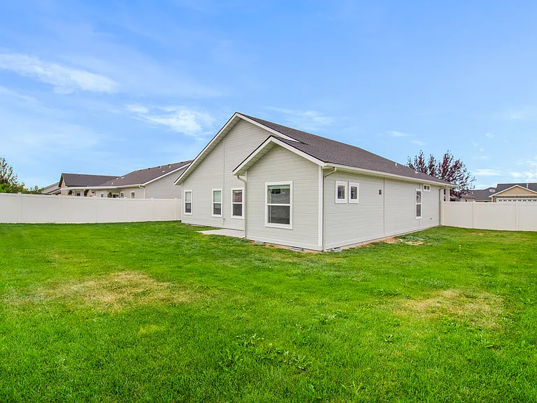 1015 White Birch Ave — Photo 31