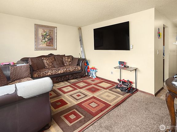 3rd image of 9226 Sharon Drive