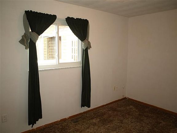 4th image of 2709 Mohican Ave