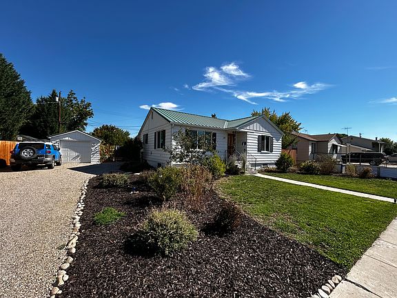 Front, detached garage and driveway