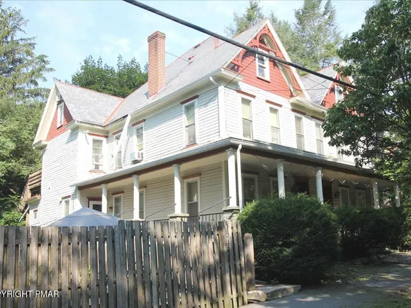 115 N 6th St, Stroudsburg, PA 18360