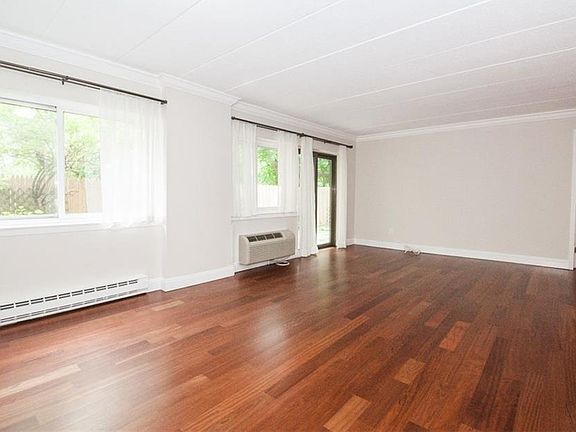5th image of 30 Greenridge Ave APT 1F