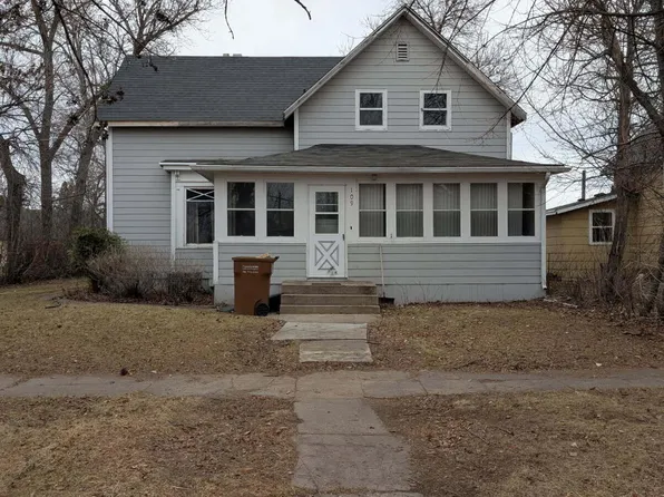 109 N 3rd St, Drayton, ND 58225