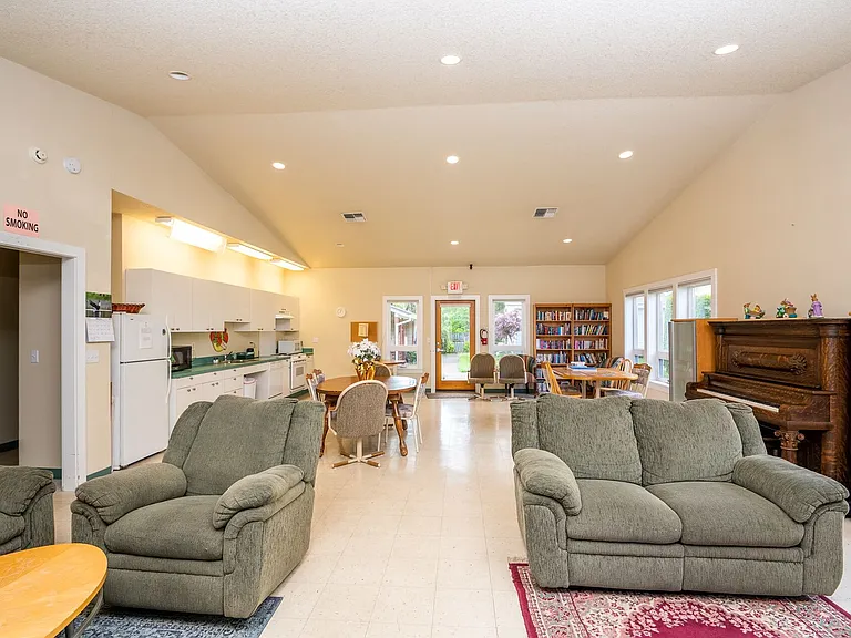33878 E Columbia Ave — Photo 6
