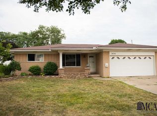 30256 Austin Dr, Warren, MI 48092