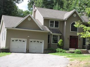 60 Roe Dr, Wurtsboro, NY 12790