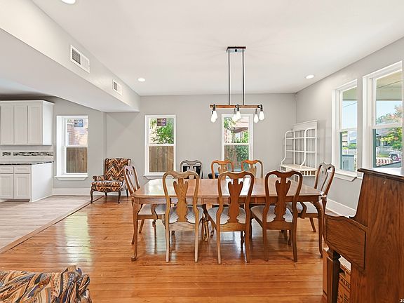 5th image of 1043 STEVES AVE
