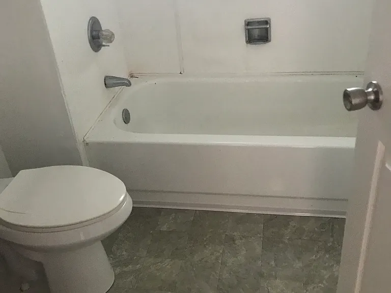 367 Park Ave #B — Photo 9