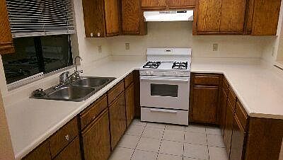 5th image of 404 N Jackson St #3