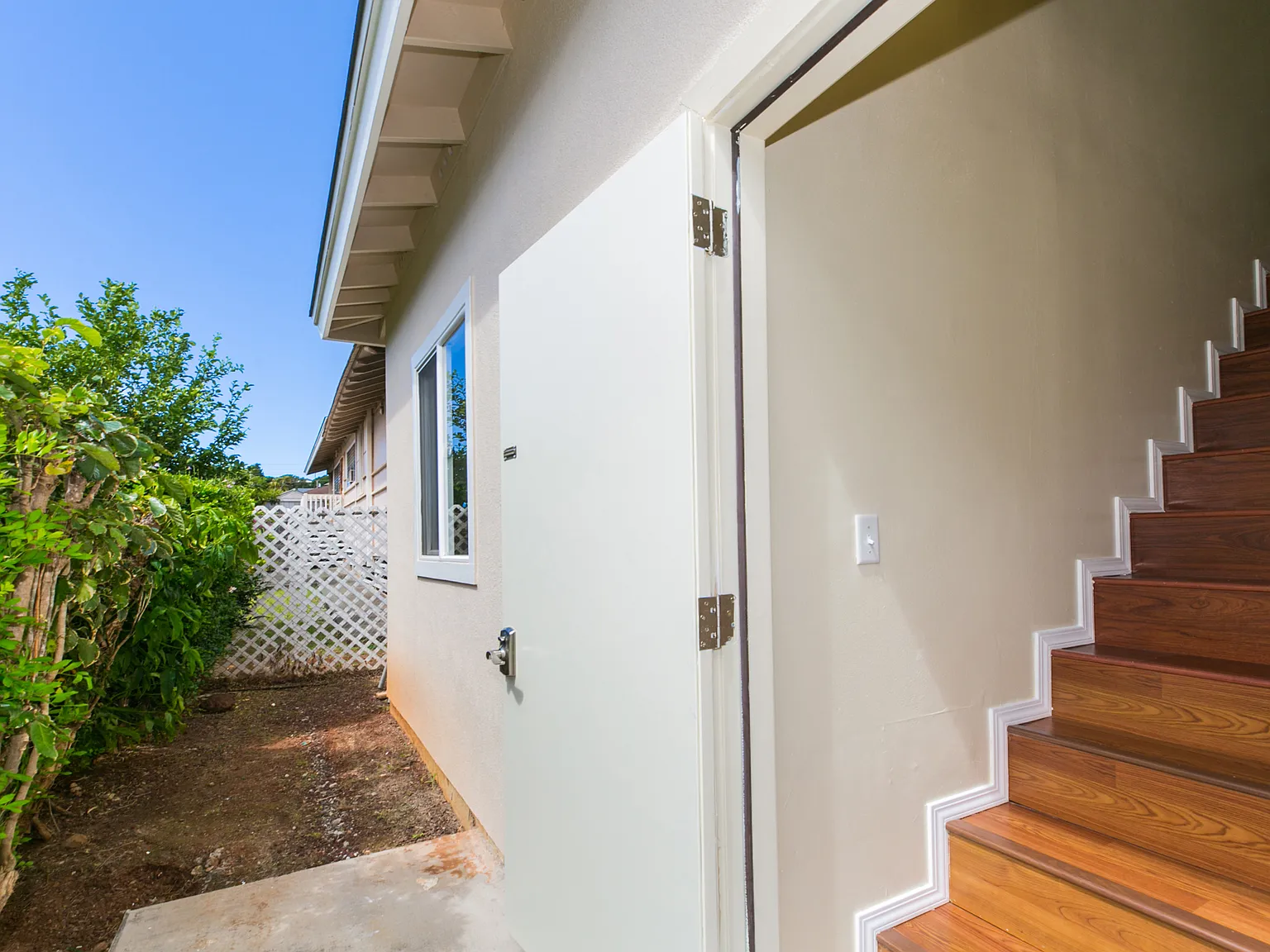 3741 Harding Ave — Photo 3