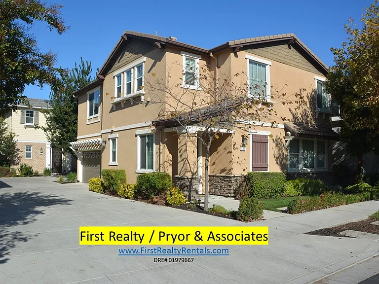 321 Macarthur Way — Photo 1