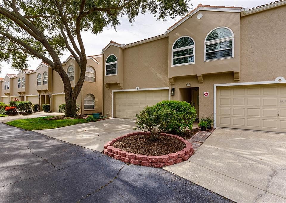 1st image of 609 SEGOVIA COURT NE