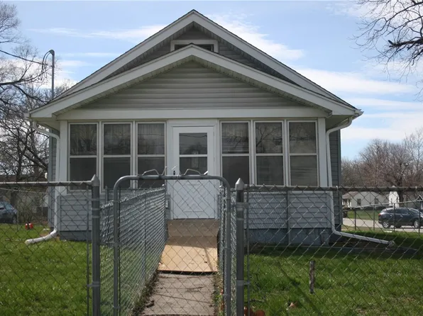 1230 E 27th Ct, Des Moines, IA 50317