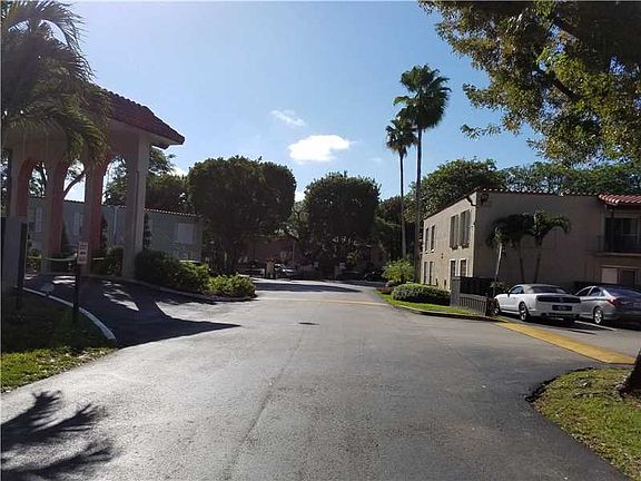 2nd image of 10762 N Kendall Dr APT I17