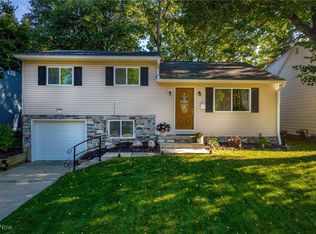 1366 Winhurst Dr, Akron, OH 44313