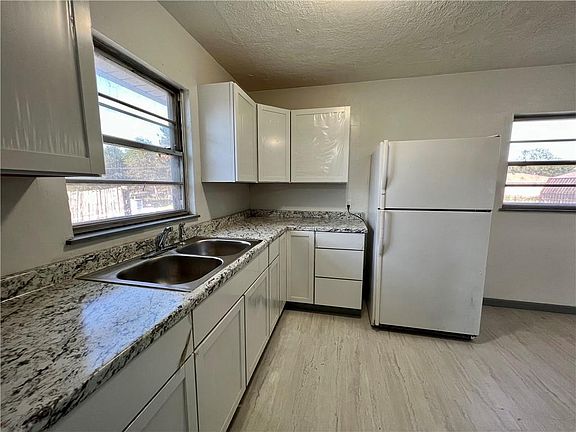 4th image of 309 S Western