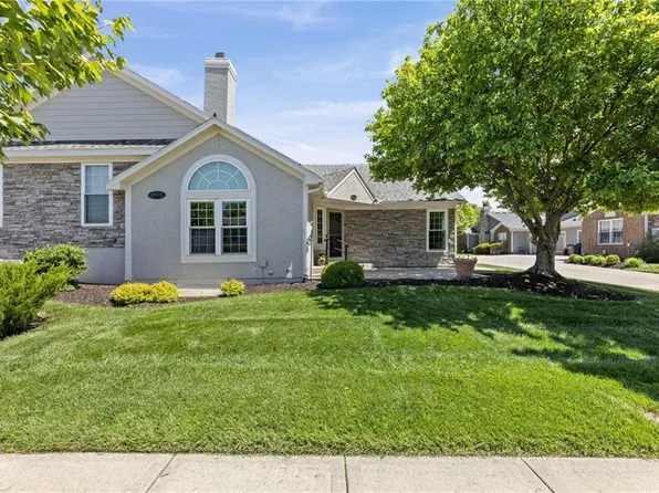 12001 S Tallgrass Dr APT 201, Olathe, KS 66061