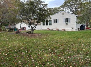 20 E Shore Dr, Patchogue, NY 11772
