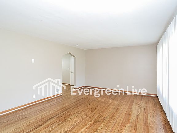 4th image of 5592 Sunnywoods Ln