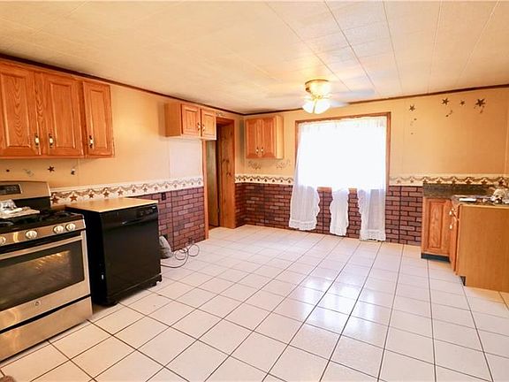 4th image of 308 Allison St
