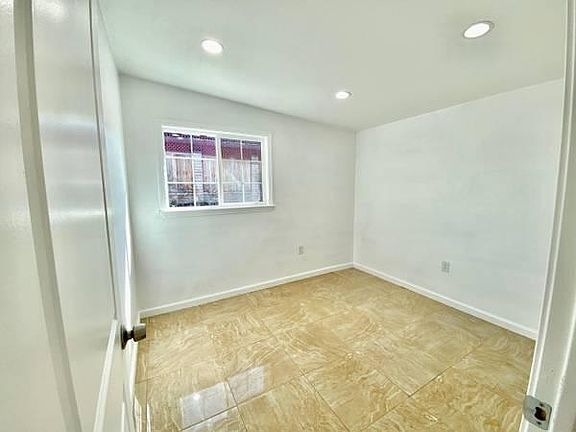 5th image of 1944 Panama Ave #1