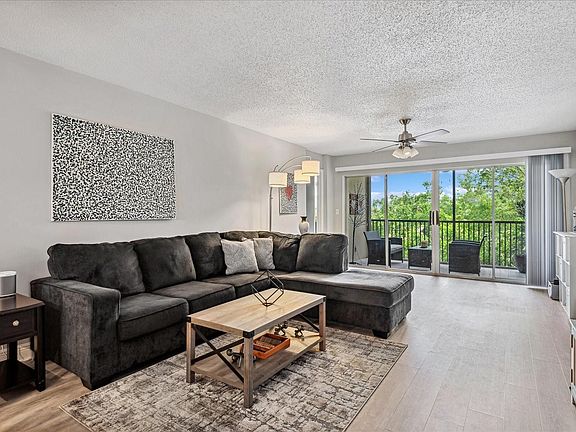 4th image of 3993 Cypress Reach Court #301