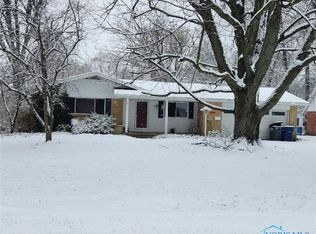 5045 Clover Ln, Toledo, OH 43623