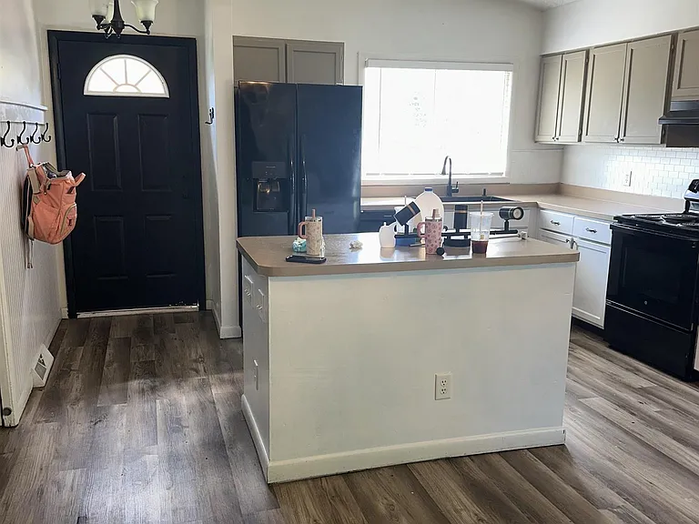 3235 Schilling St — Photo 8