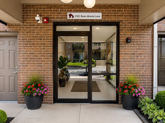 2nd image of 2301 Beau Monde Ln APT 406