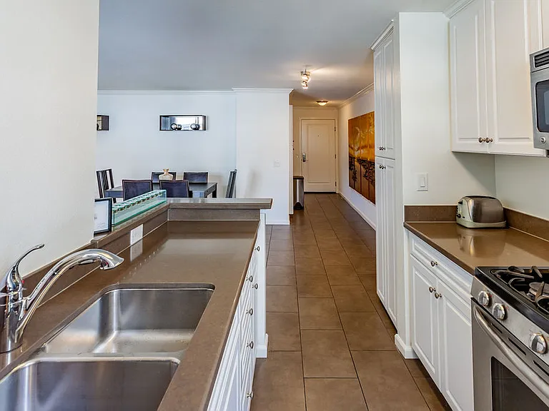 7320 Hawthorn Ave #213 — Photo 5