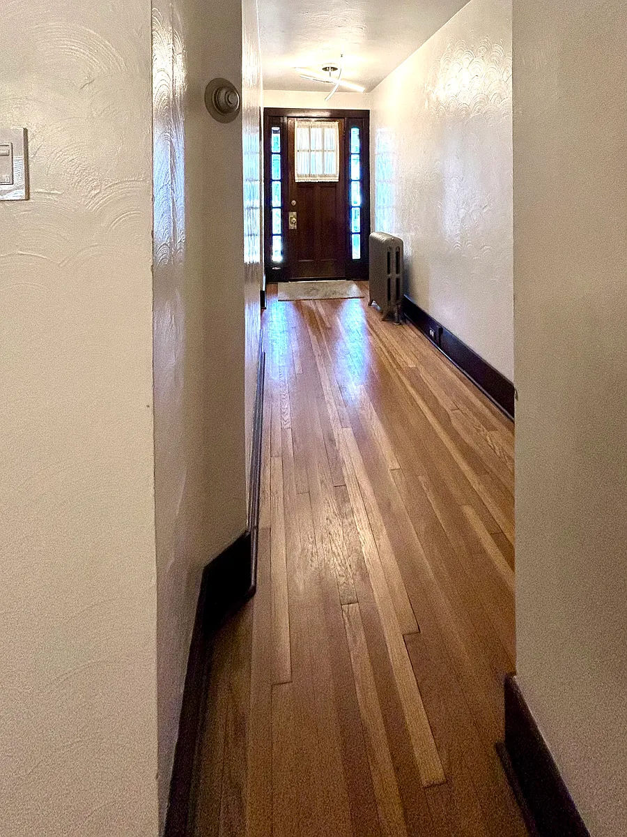 Front hall - 5318 Keystone St