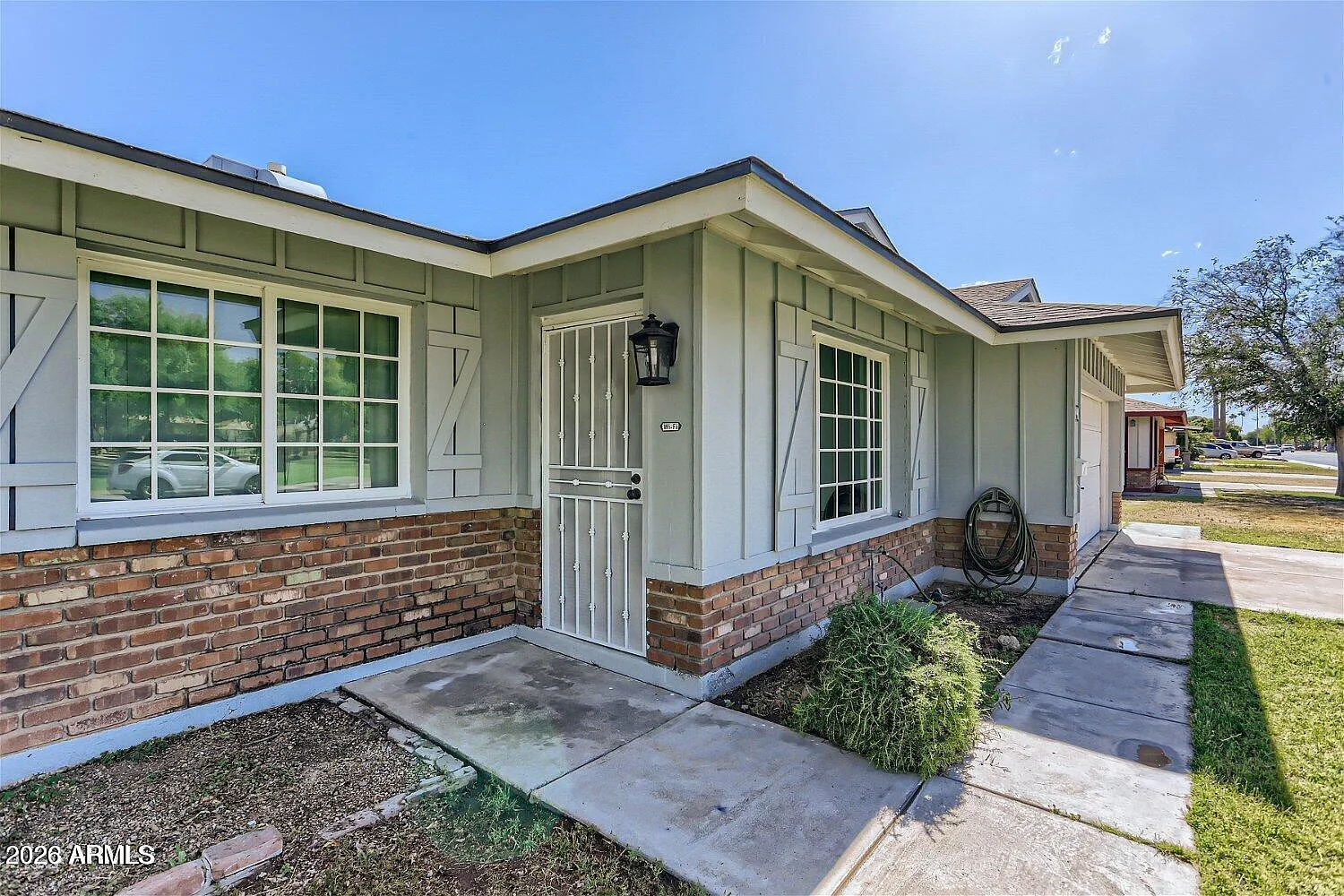 4 bed, 2.0 bath, 1868 sqft, $3,000 — Photo 3