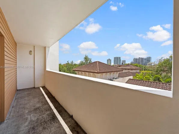 2740 SW 28th Ter APT 508, Miami, FL 33133