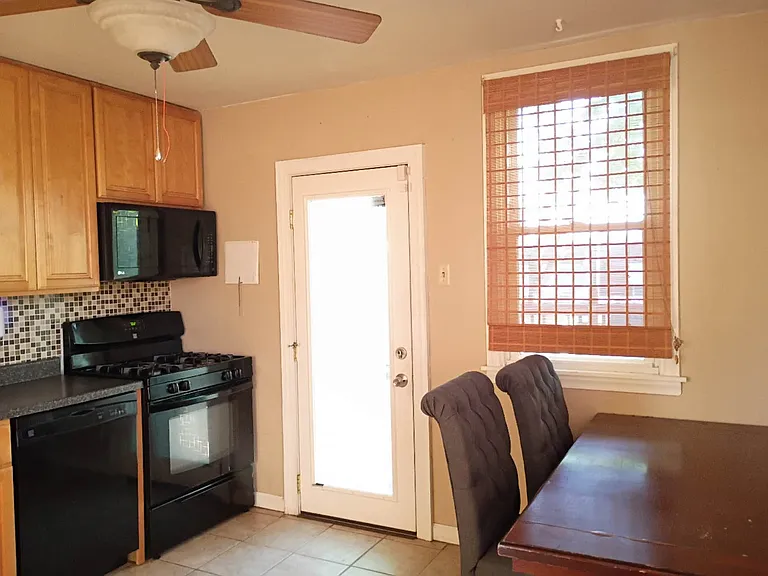 546 Larkspur St — Photo 14