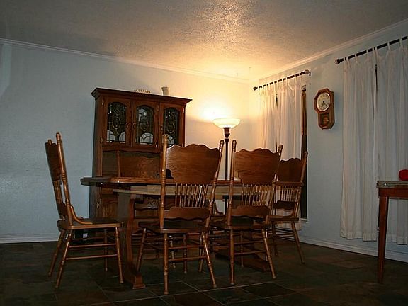 5th image of 2312 Lees Ct