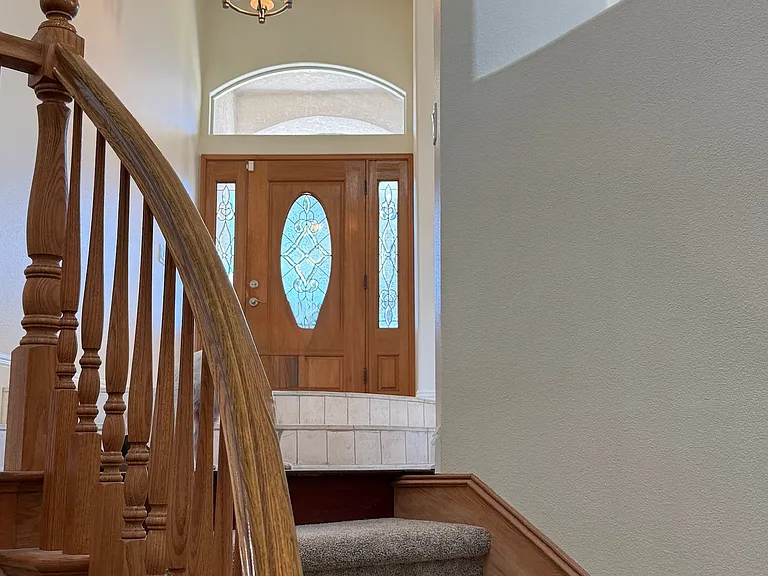 913 W Channel St — Photo 37