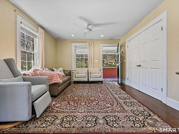 4th image of 105 Knickerbocker Avenue