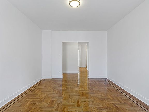 3rd image of 4310 44th St APT 4G