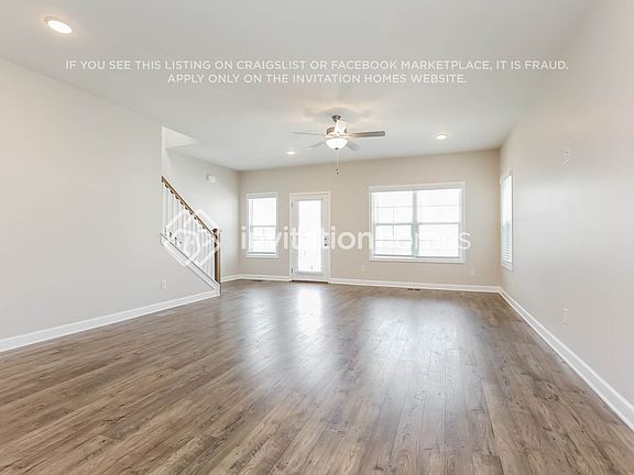 3rd image of 626 Parkvue Place Dr