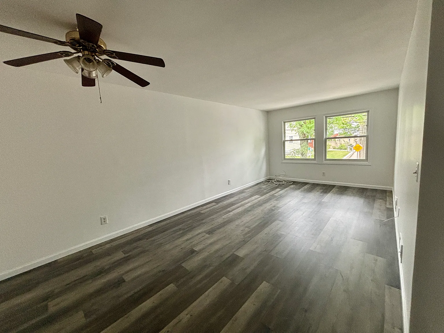 54 Whitaker Pl — Photo 2