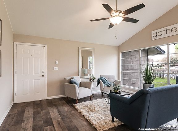 3rd image of 7318 Midcrown Dr