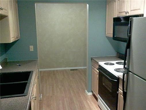 5th image of 611 N Esplanade St