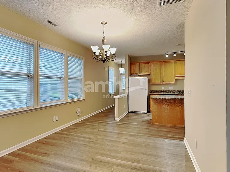 1020 Dual Parks Rd — Photo 5