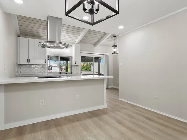 1030 W Macarthur Blvd APT 132, Santa Ana, CA 92707