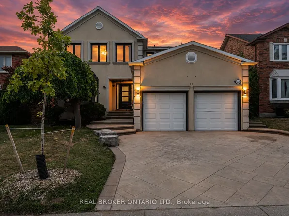 1221 Creekside Dr, Oakville, ON L6H 4Y8