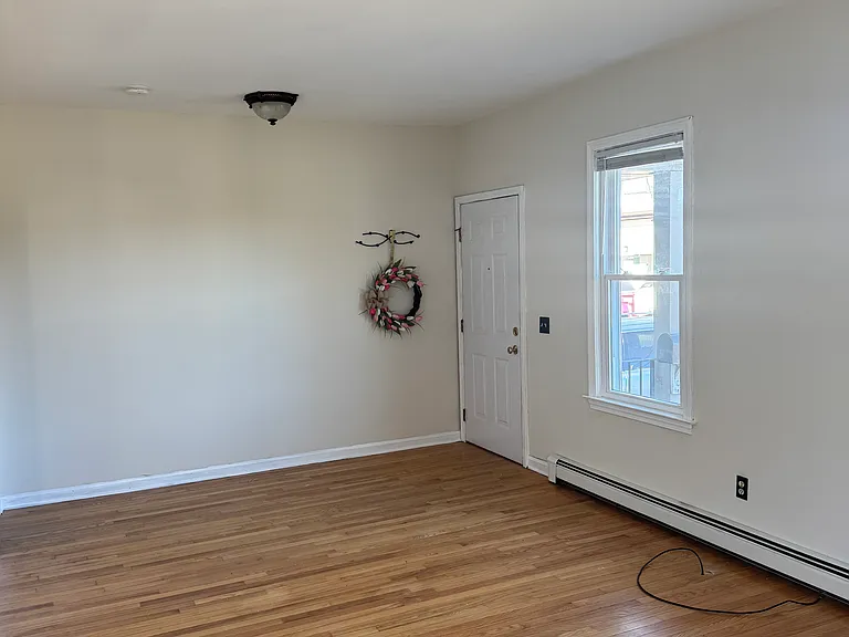 289 Spruce St — Photo 5