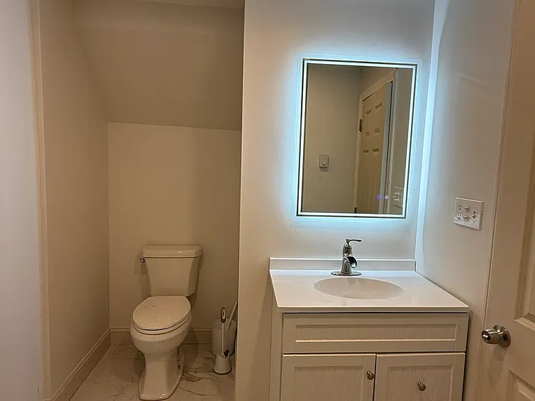 263 Hanover St #7 — Photo 8