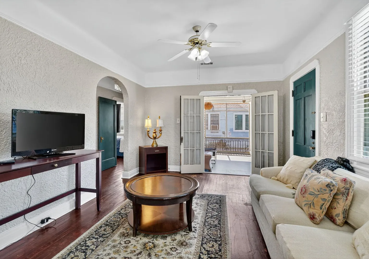 Charming Home NOLA Loft - walk to Ochsner! — Photo 1